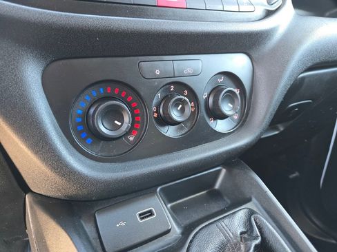 Used 2022 RAM ProMaster City Tradesman image 18