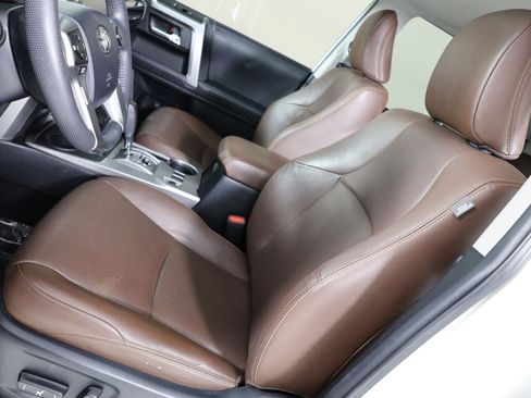 Used 2022 Toyota 4Runner Limited AWD/4WD image 29