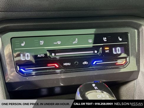 Used 2022 Volkswagen Tiguan SEL R-Line AWD/4WD image 16