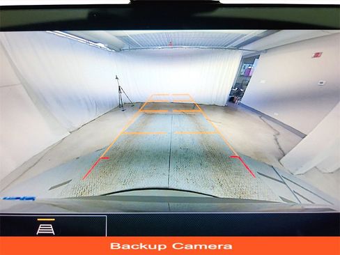 Used 2022 Chevrolet Bolt EUV LT w/ Convenience Package image 15