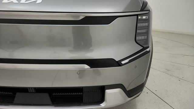 Used 2024 Kia EV9 Light Long Range RWD image 25