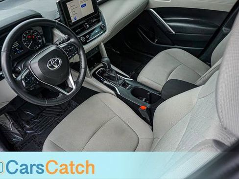 Used 2024 Toyota Corolla Cross LE FWD image 16