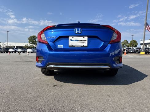 Used 2019 Honda Civic EX image 9
