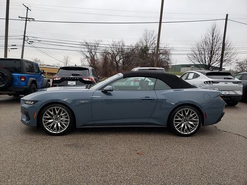 Used 2025 Ford Mustang GT Premium image 8