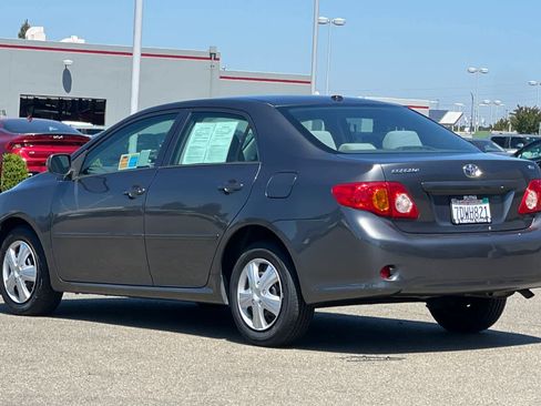 Used 2010 Toyota Corolla LE FWD image 7