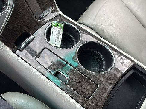 Used 2013 Toyota Venza XLE image 22