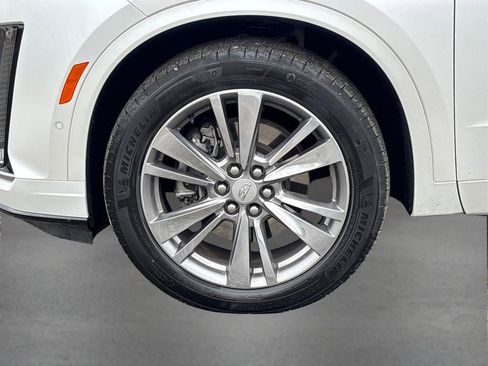 Used 2021 Cadillac XT6 Premium Luxury image 15