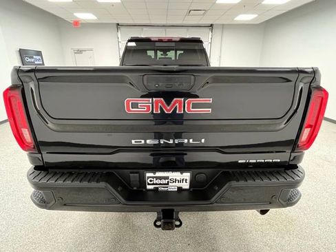 Used 2023 GMC Sierra 3500 Denali w/ Denali Black Diamond Edition AWD/4WD image 9
