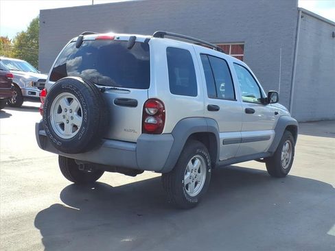 Used 2006 Jeep Liberty Sport image 5