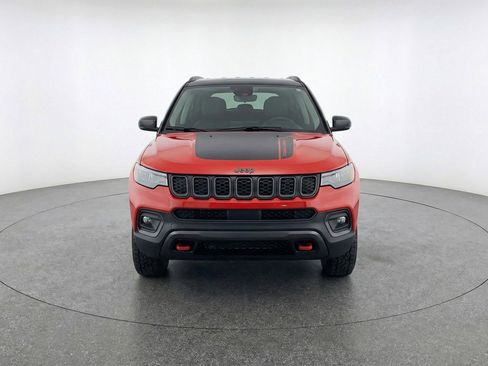 Used 2025 Jeep Compass Trailhawk AWD/4WD image 2