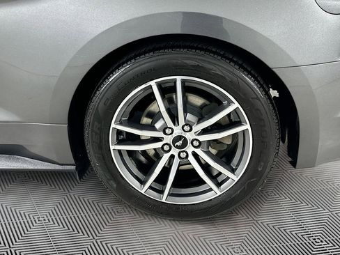 Used 2016 Ford Mustang Coupe RWD image 32