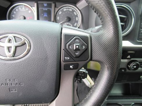Used 2016 Toyota Tacoma SR5 image 19