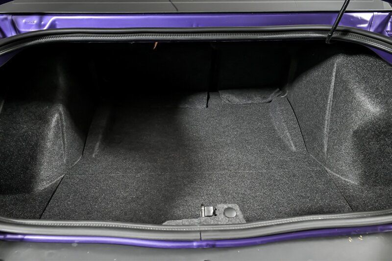 Used 2016 Dodge Challenger SRT Hellcat RWD image 11
