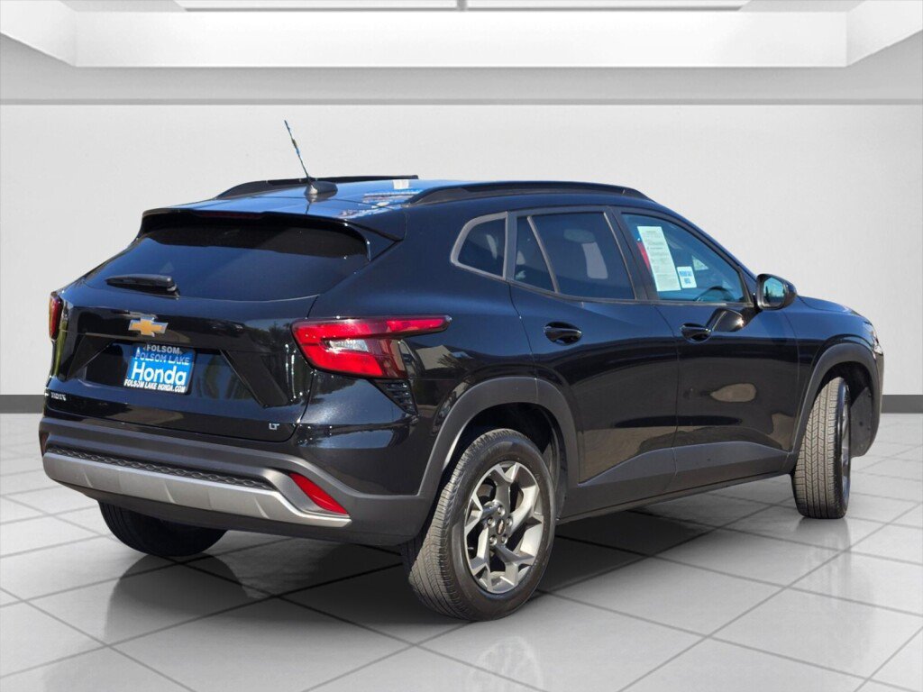 Used 2024 Chevrolet Trax LT FWD image 5