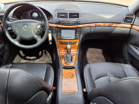 Used 2006 Mercedes-Benz E 350 Sedan w/ Premium Pkg image 12