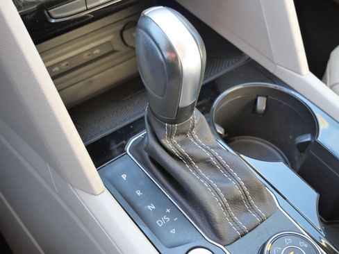 Certified 2023 Volkswagen Atlas SE w/ Black Wheel Package image 25