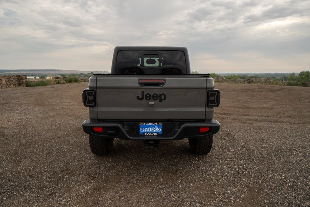 Used 2022 Jeep Gladiator Sport AWD/4WD image 6