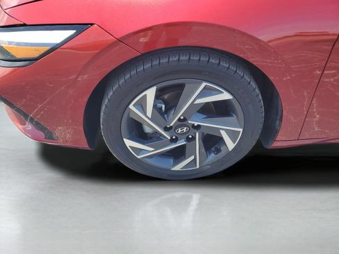 Used 2024 Hyundai Elantra Limited FWD image 10