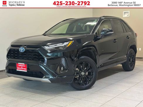 Certified 2024 Toyota RAV4 SE w/ Convenience Package image 1