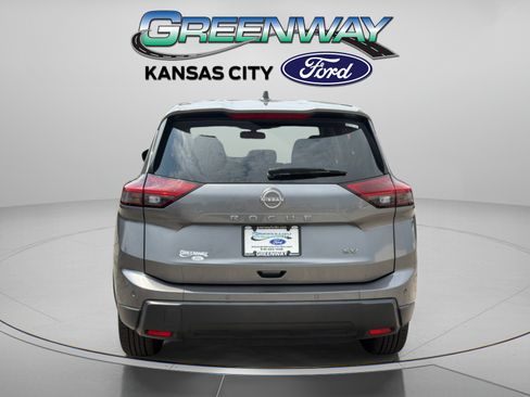 Used 2024 Nissan Rogue SV FWD image 6