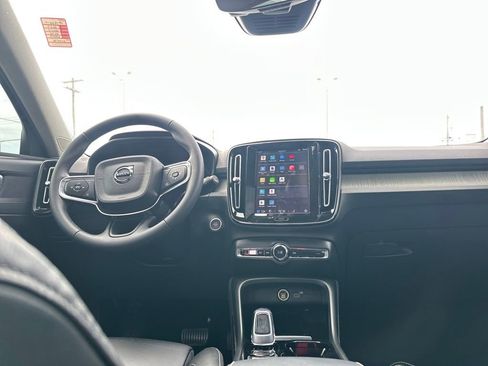 Used 2023 Volvo XC40 B5 Plus w/ Protection Package Premier image 27