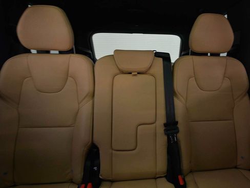 Used 2019 Volvo XC90 T6 Momentum w/ Advanced Package AWD/4WD image 9