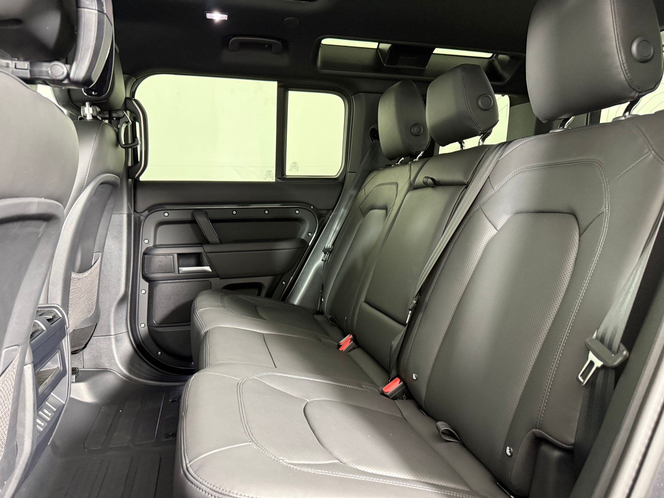 New 2026 Land Rover Defender 110 S AWD/4WD image 22