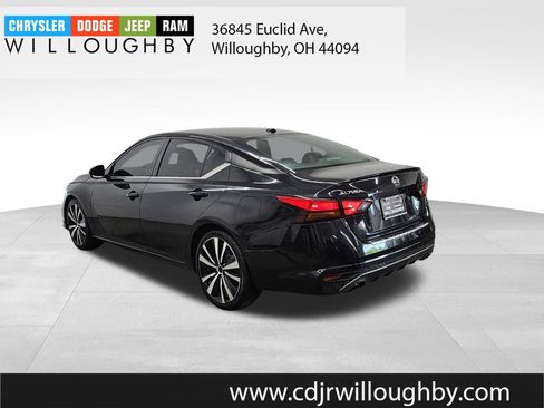 Used 2021 Nissan Altima 2.5 SR FWD image 6