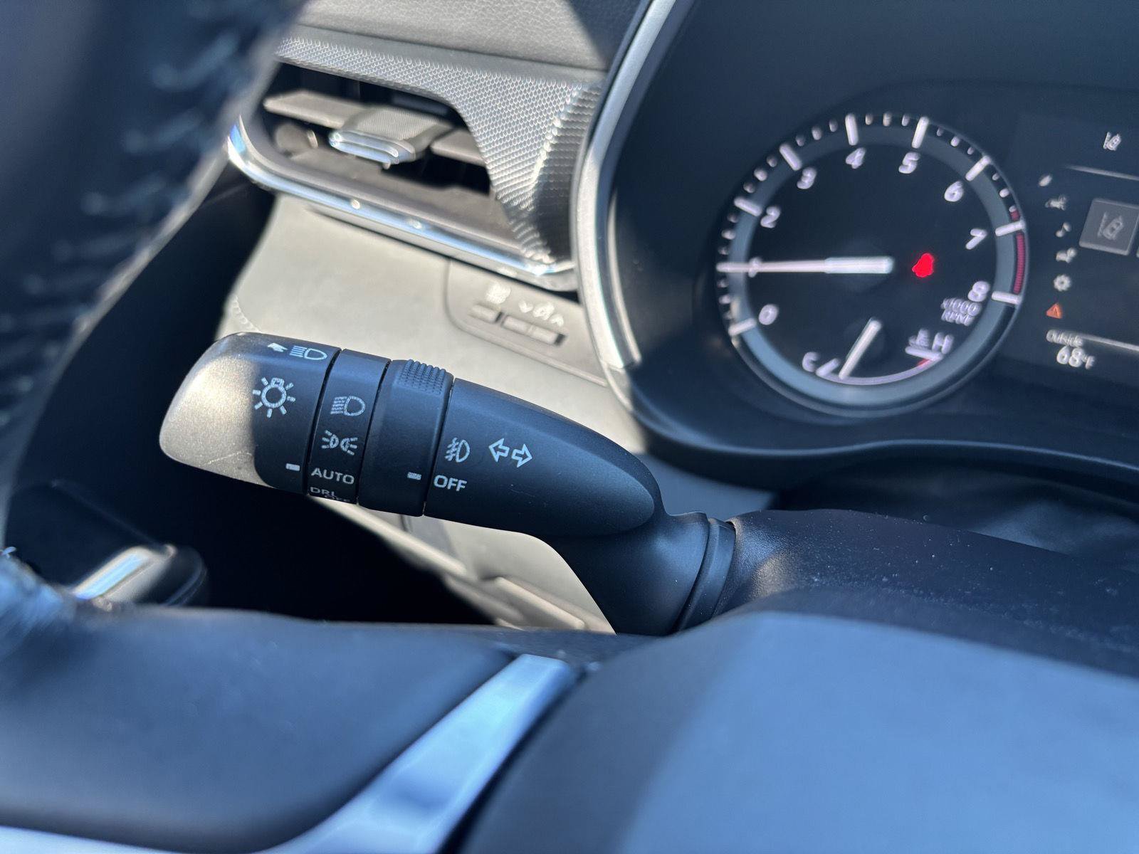 Used 2021 Toyota Highlander XSE AWD/4WD image 33