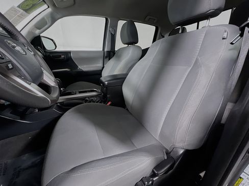 Used 2018 Toyota Tacoma SR5 image 15