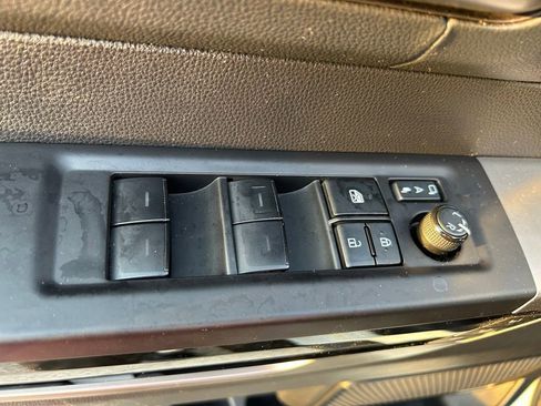 Used 2023 Toyota Tundra Limited w/ Power Package AWD/4WD image 18