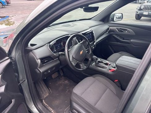 Used 2023 Chevrolet Traverse LT w/ Rear Camera Mirror Package AWD/4WD image 18
