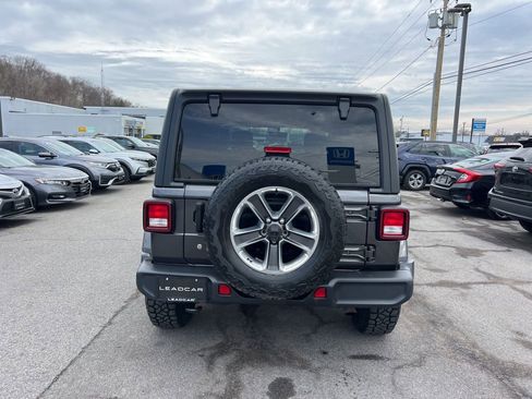 Used 2020 Jeep Wrangler Unlimited Sahara AWD/4WD image 4