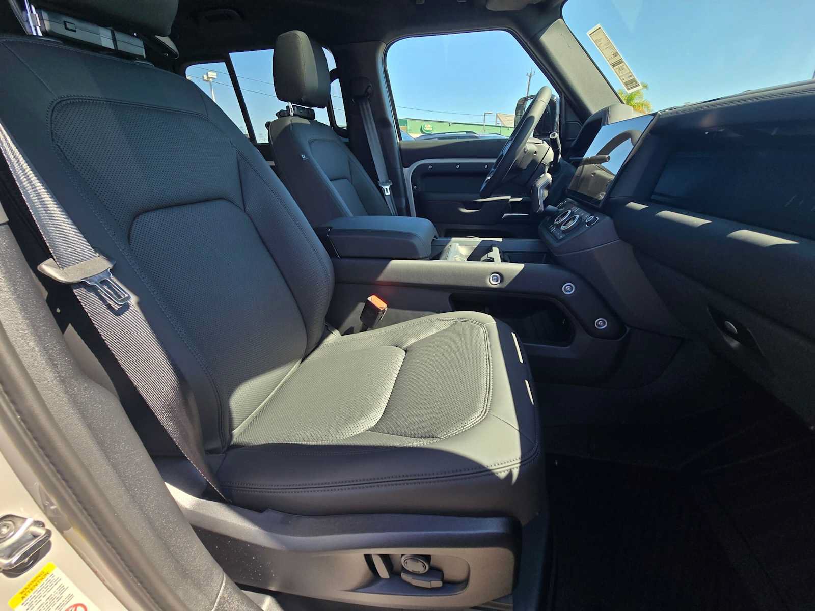 New 2026 Land Rover Defender 110 S AWD/4WD image 10
