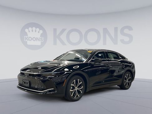 Used 2026 Toyota Crown XLE image 1