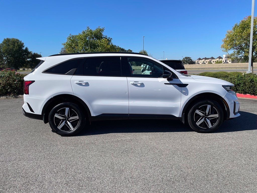 Certified 2023 Kia Sorento S FWD image 9