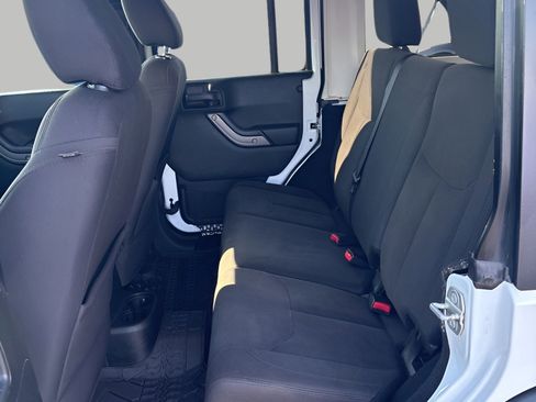 Used 2018 Jeep Wrangler Unlimited Sport S AWD/4WD image 14