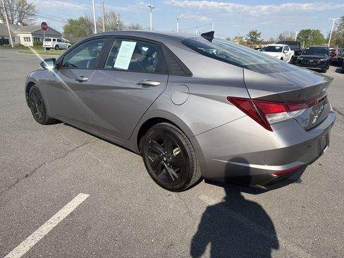Used 2023 Hyundai Elantra SEL FWD image 6