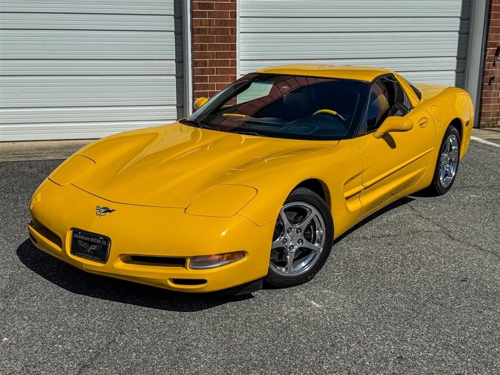 Used 2003 Chevrolet Corvette Coupe w/ Preferred Equipment Group RWD image 3