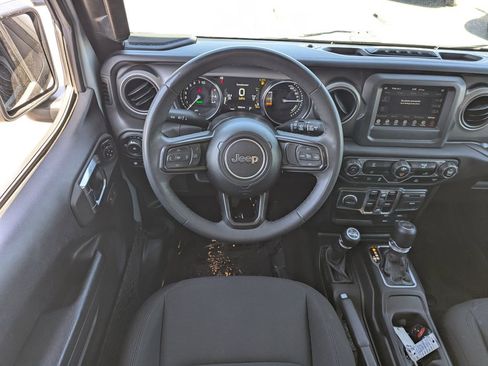 Used 2023 Jeep Wrangler Unlimited AWD/4WD image 26