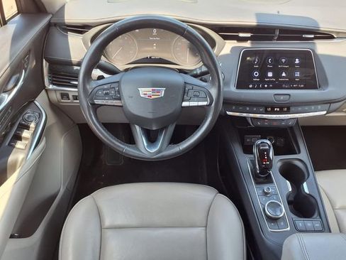 Used 2023 Cadillac XT4 Premium Luxury w/ Technology Package AWD/4WD image 6