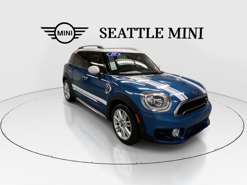 Used 2019 MINI Cooper Countryman SE w/ Premium Package image 2