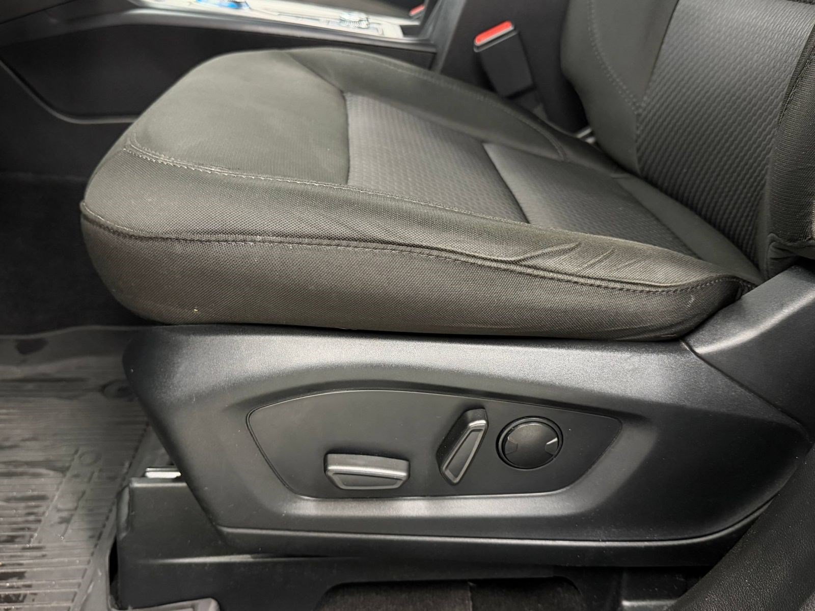 Certified 2023 Ford Explorer XLT AWD/4WD image 13