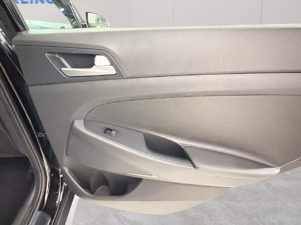 Used 2020 Hyundai Tucson Value FWD image 32