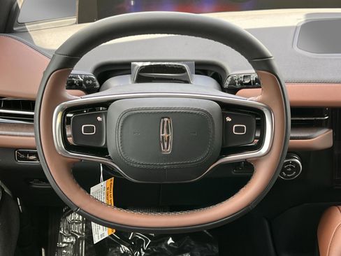 Used 2026 Lincoln Navigator Reserve image 12