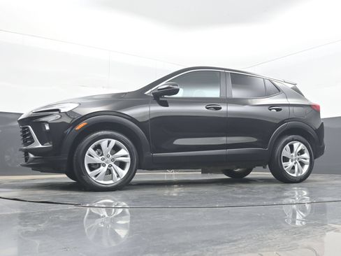 Used 2025 Buick Encore GX Preferred AWD/4WD image 23