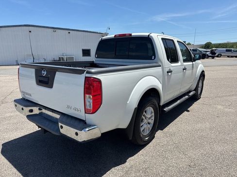 Used 2016 Nissan Frontier SV AWD/4WD image 5