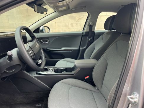 Used 2025 Kia K4 LXS image 25