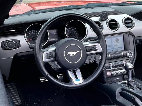 Used 2016 Ford Mustang Premium image 15