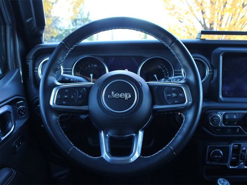 Used 2022 Jeep Wrangler Unlimited Sahara w/ Cold Weather Group image 17